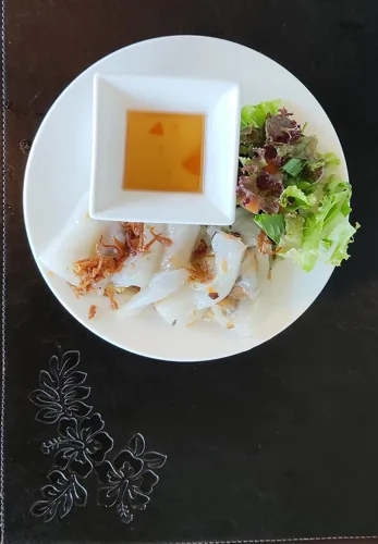 Bánh Cuốn (Steamed Rice Rolls)