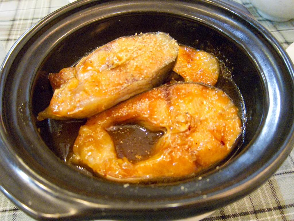 Cá Kho Tộ (Caramelized Fish in Clay Pot)