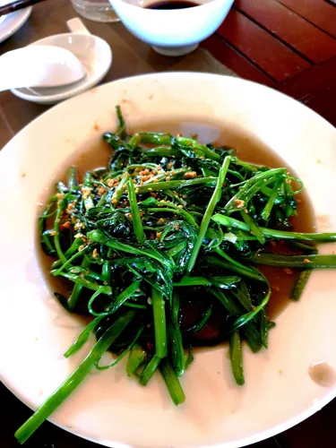 Rau Muống Xào Tỏi (Stir-Fried Morning Glory)